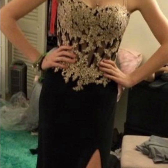 Size 0 Prom Dress Worn once - Picture 2 of 4